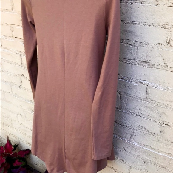 Elegant Basic and Simple V-Neck Dress or T… - Picture 9 of 9